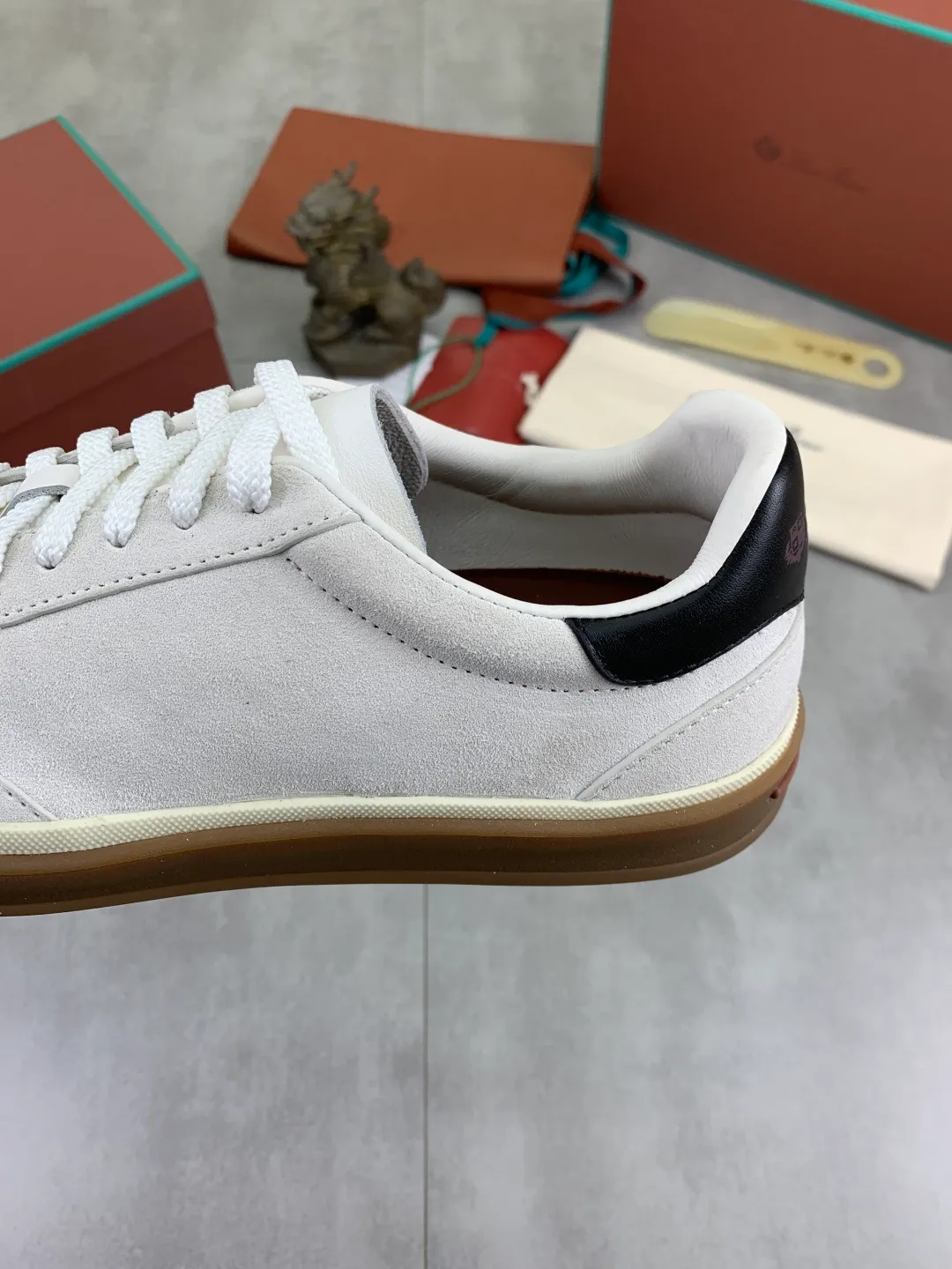 Men's men's shoes 💰P580 New model 💰 The latest casual shoes Loro Piana 💯 Top grade 💯 Buy the original copy 💯 Founded the existing Loro Piana company on April 24, 1924. It is the sixth generation of family operation, providing the best quality products to customers who are discerning about taste and quality. Imported original fly woven fabric with cowhide fabric, plain calfskin lining, hand-stitched thread with cowhide feet, original packaging, high-end outsole, size: 38-45 (customized for 46), 8️⃣ colors available